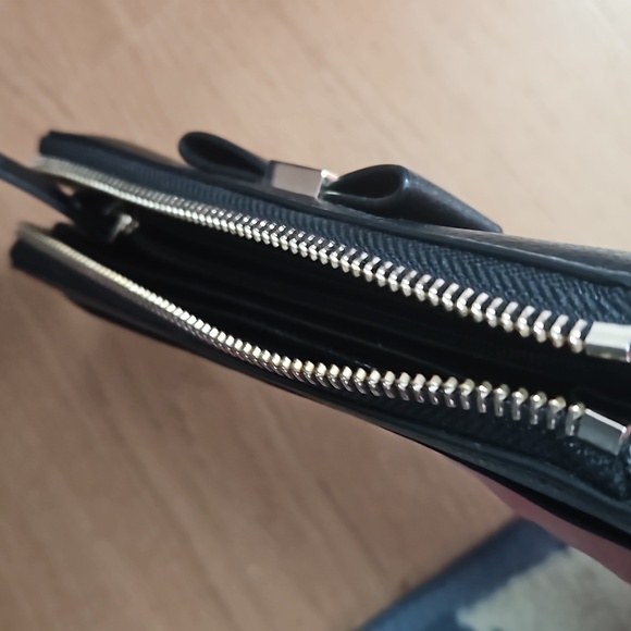 COPY - Kate spade zip wallet like new - Picture 4 of 4